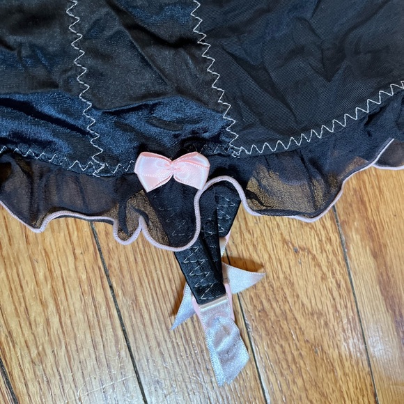 Black and Pink Victoria Secret Chemises with garter belt - Picture 4 of 8